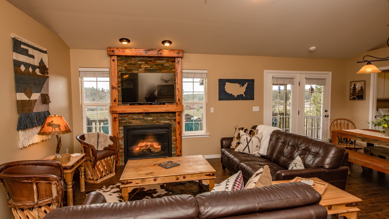 Photo of Livingroom in Lake Hatcher Park