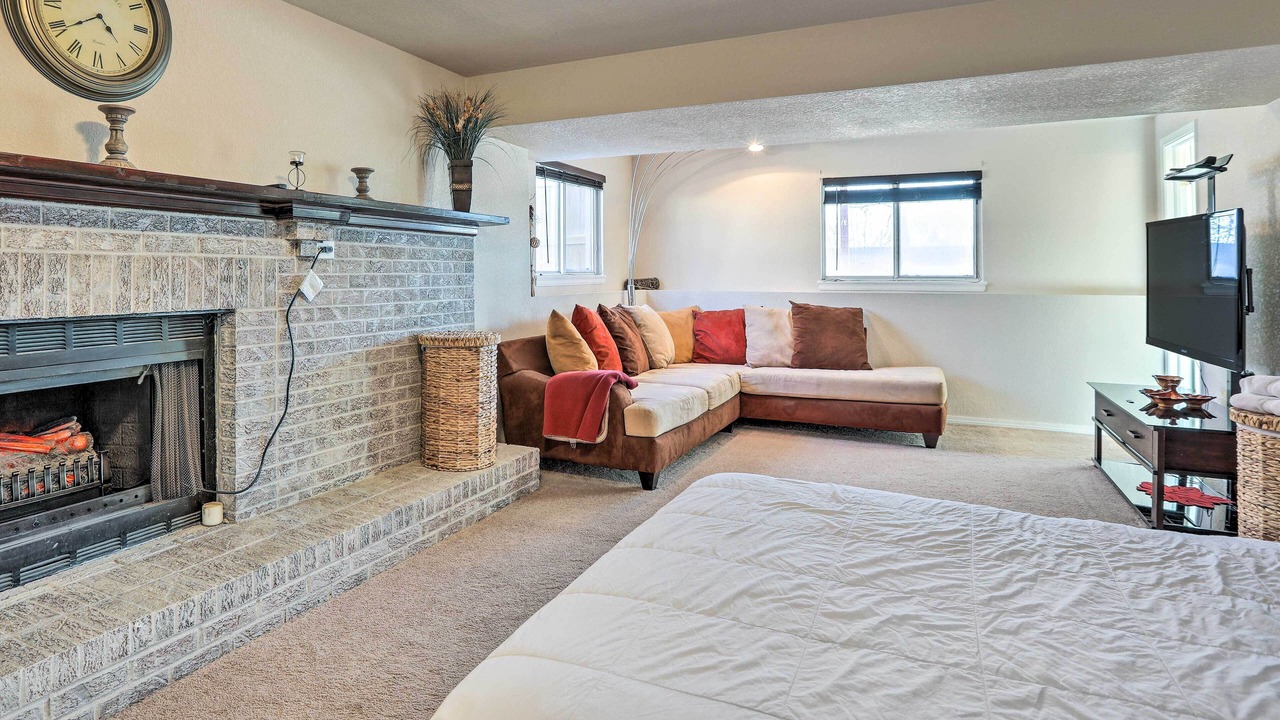 Photo of Livingroom in Southeast Colorado Springs
