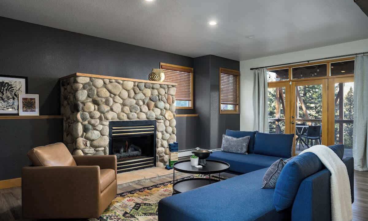 Photo of Livingroom in Evergreen Meadows