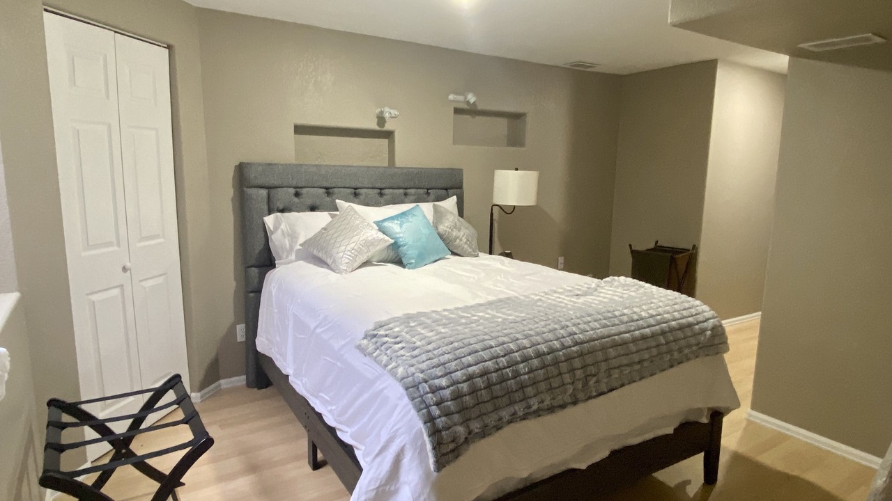 Photo of Bedroom in Prides Crossing