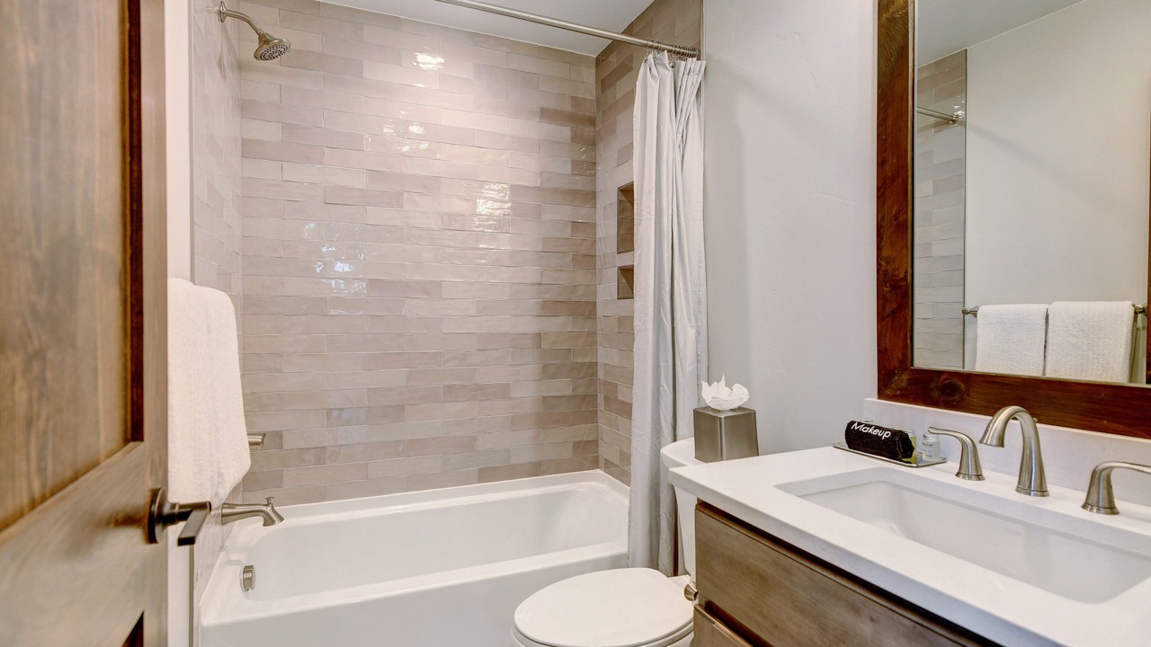 Photo of Bathroom in Rendezvous
