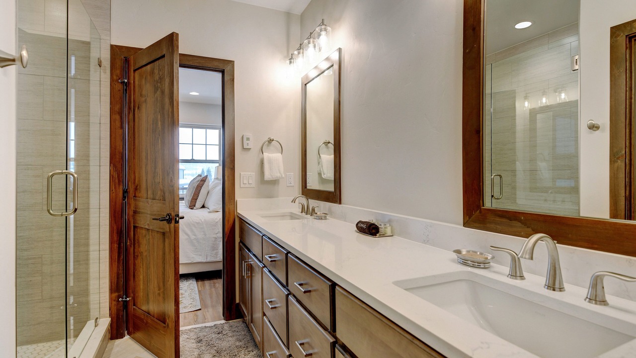 Photo of Bathroom in Rendezvous
