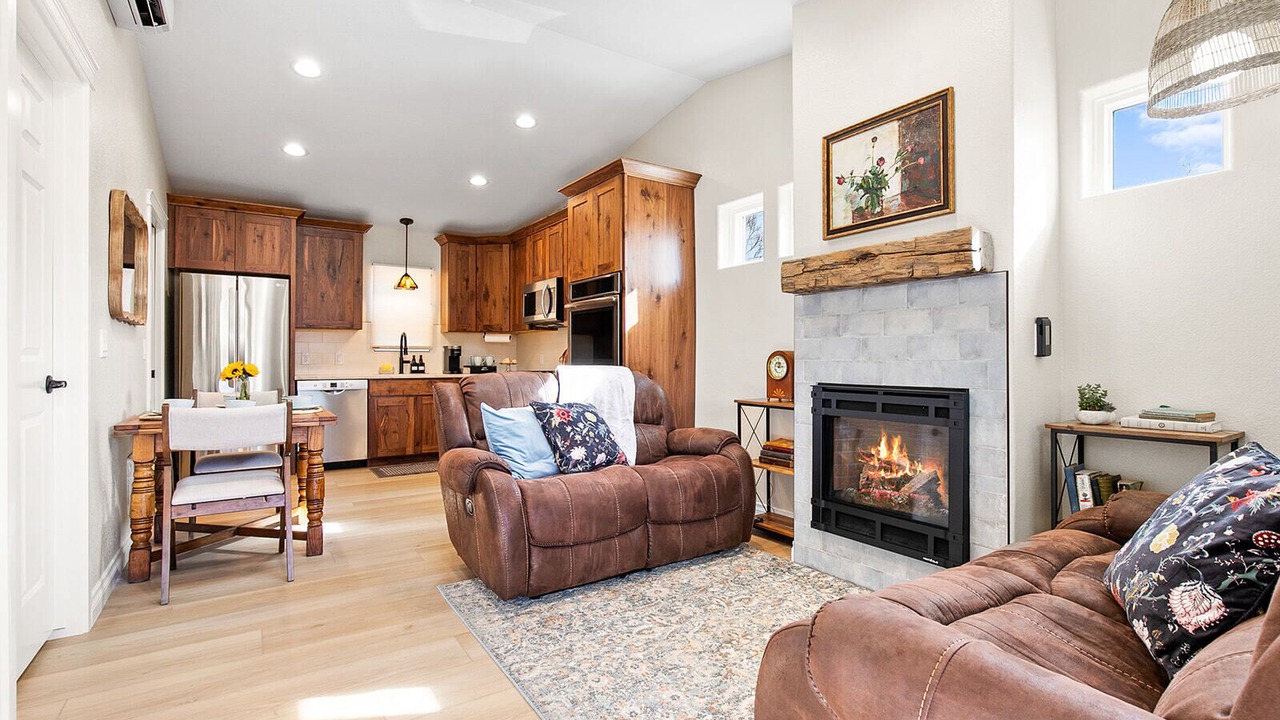 Photo of Livingroom in Central Colorado Springs