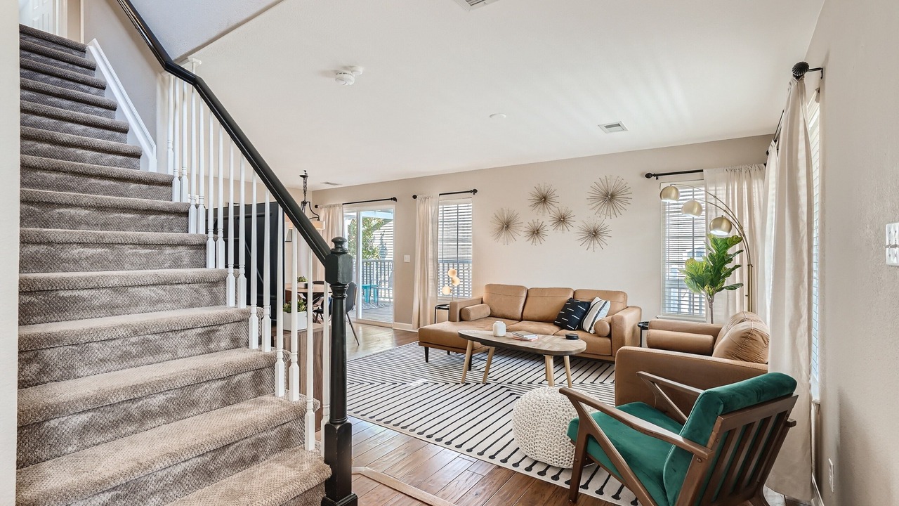 Photo of Livingroom in North Central Westminster