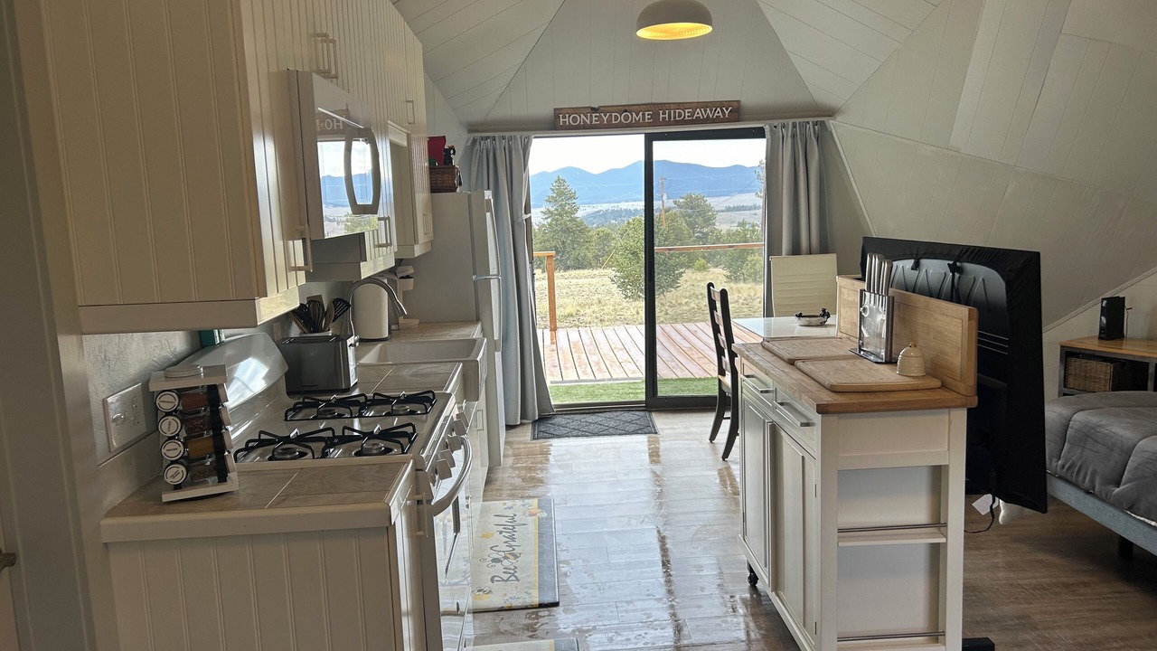 Photo of Kitchen in Indian Mountain