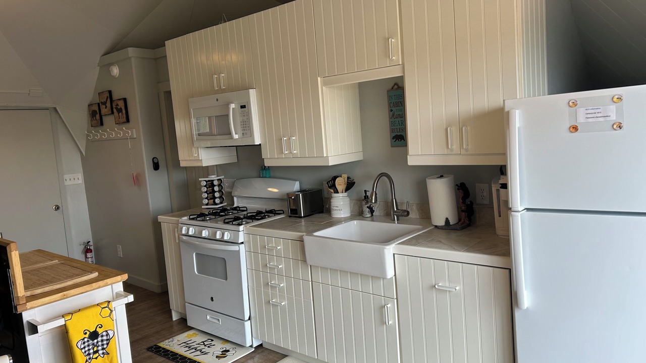 Photo of Kitchen in Indian Mountain