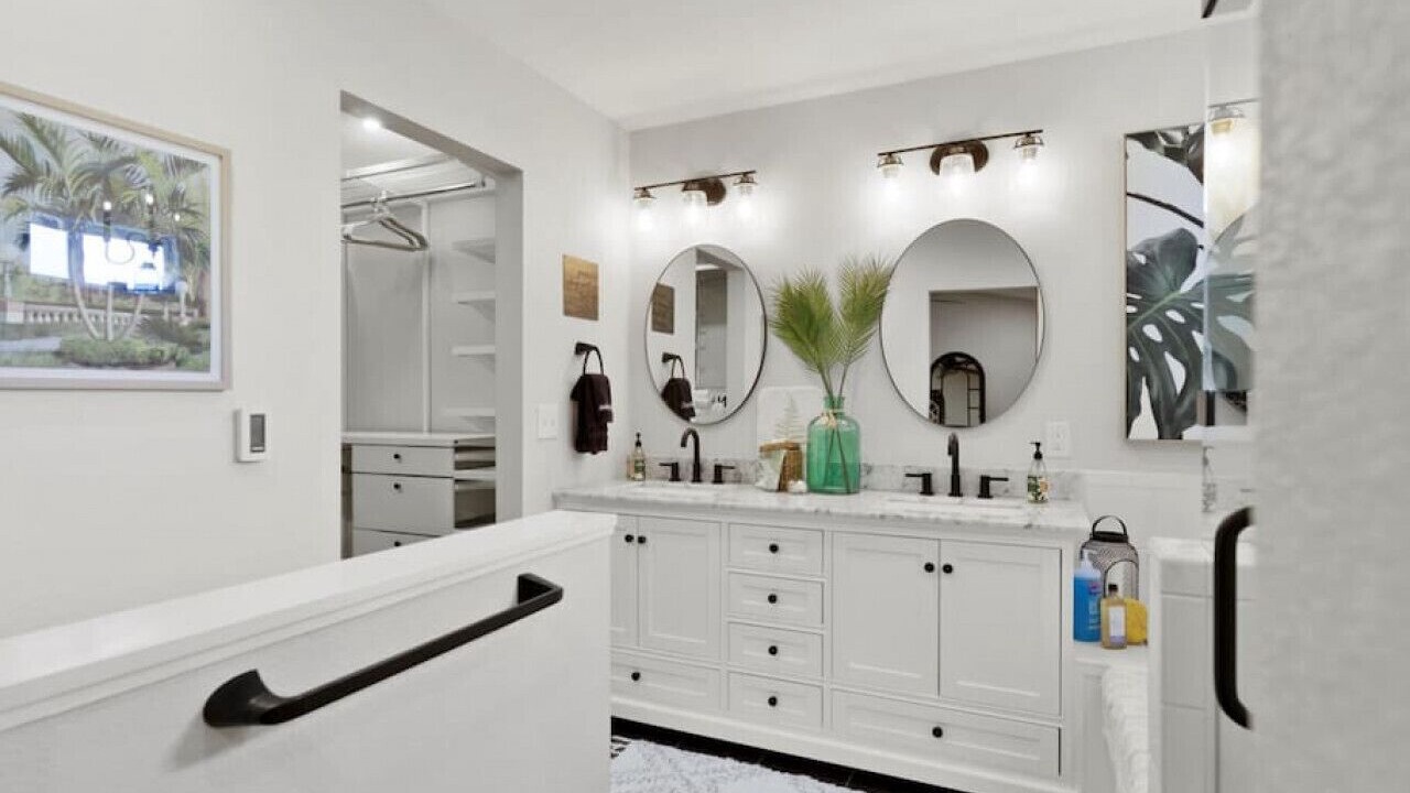 Photo of Bathroom in Monument