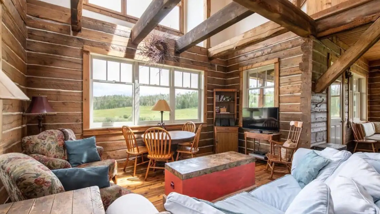 Photo of Livingroom in Clark