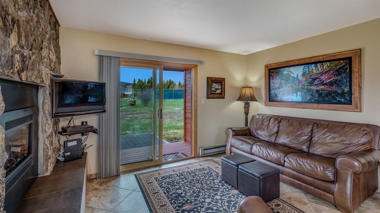 Photo of Livingroom in Clark