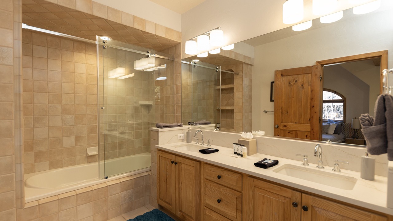 Photo of Bathroom in Sunbeam Estates