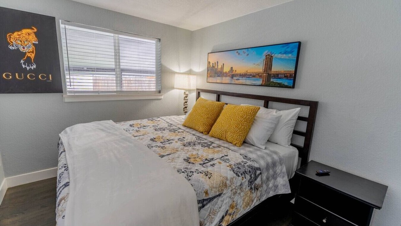 Photo of Bedroom in Scenic Heights