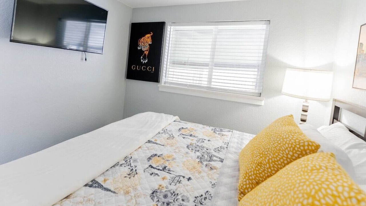 Photo of Bedroom in Scenic Heights