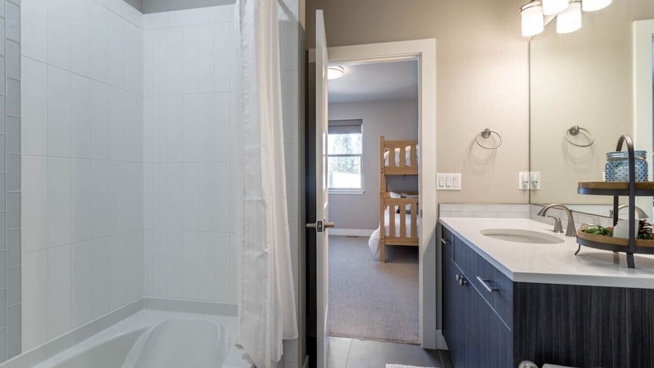 Photo of Bathroom in Rendezvous