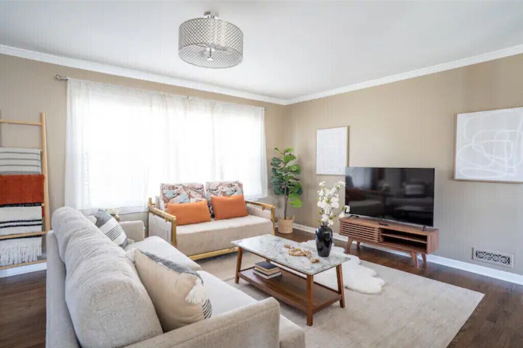 Photo of Livingroom in Nall Hills