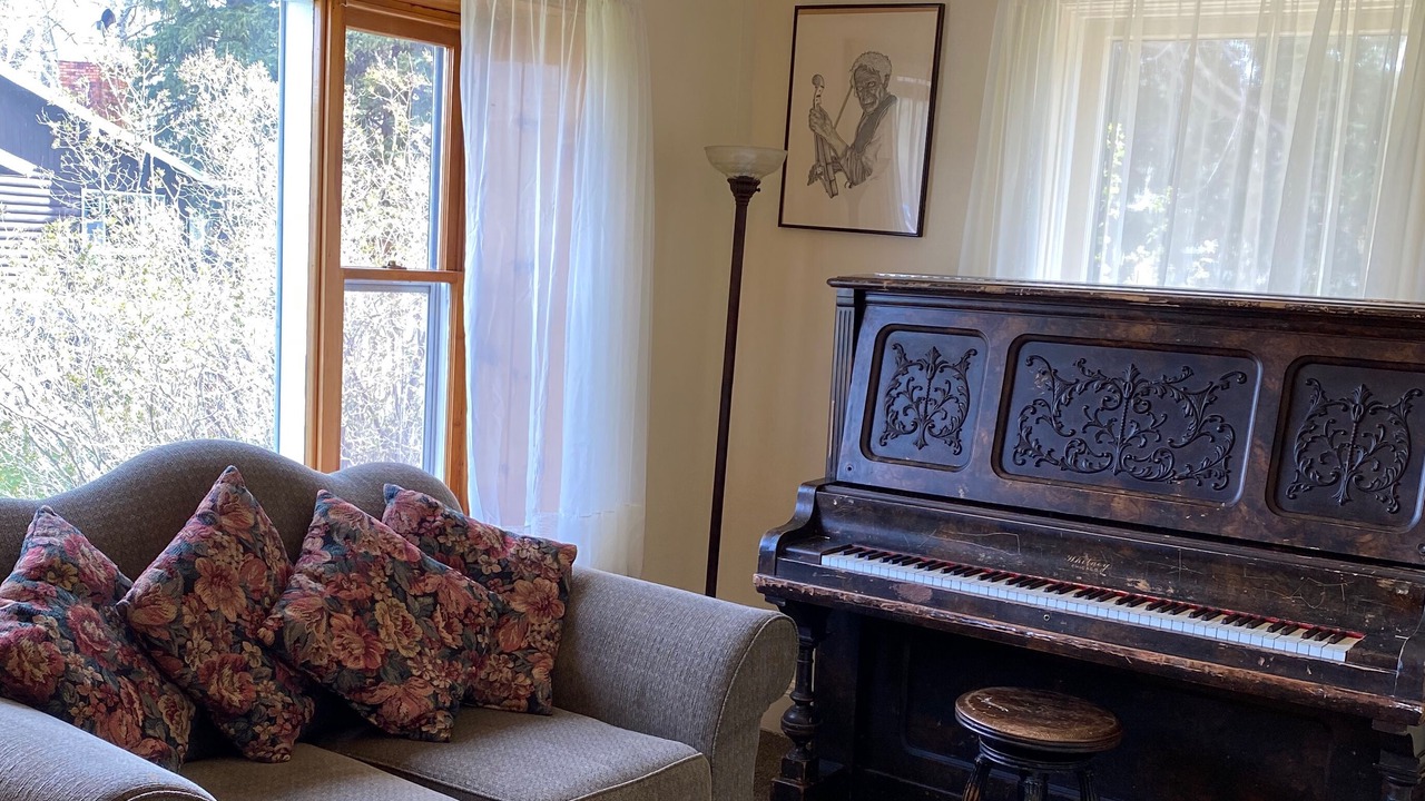 Photo of Livingroom in Meeker
