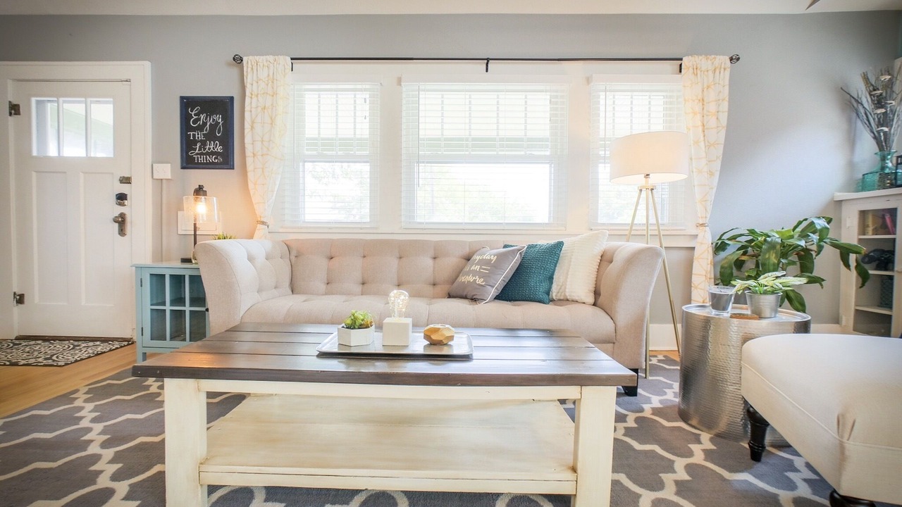 Photo of Livingroom in Rosedale