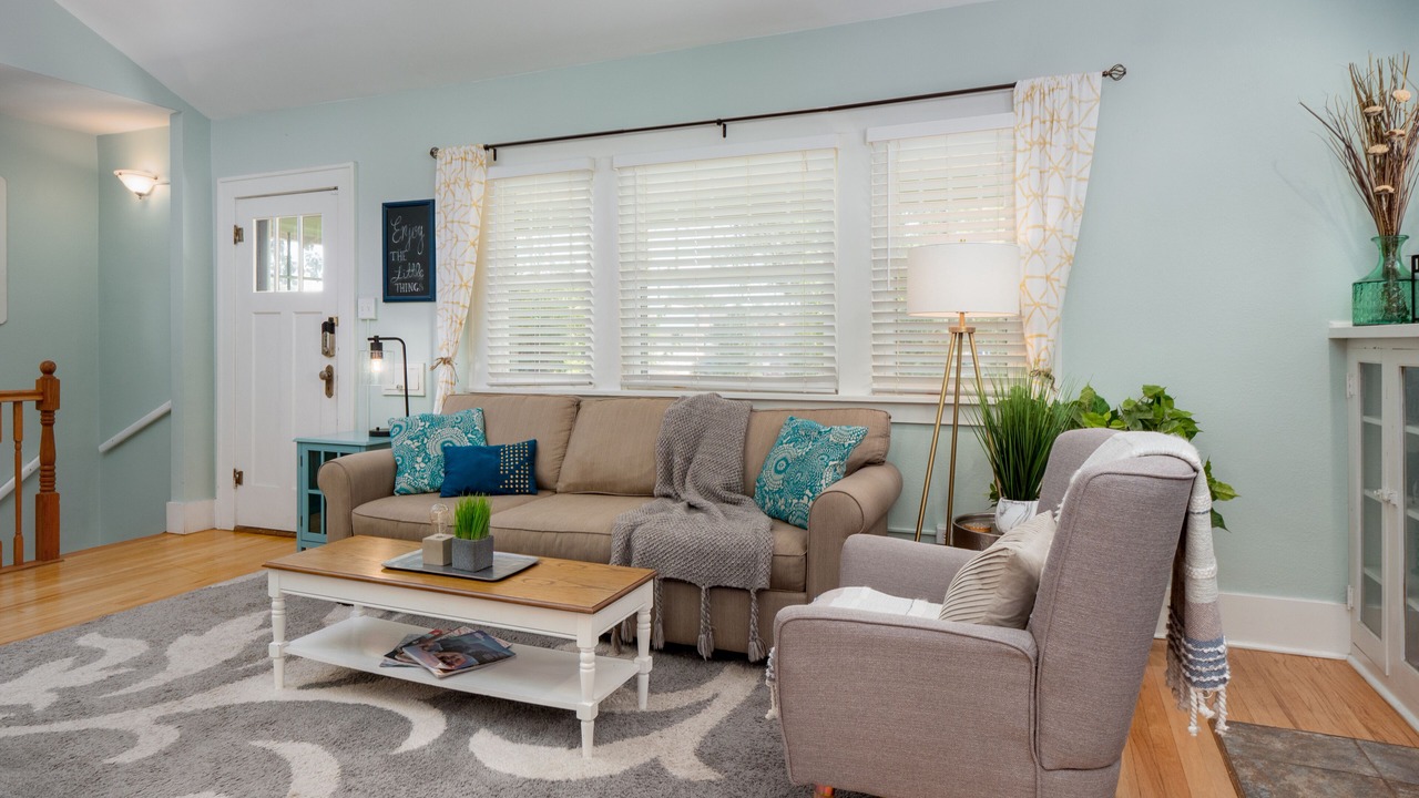 Photo of Livingroom in Rosedale
