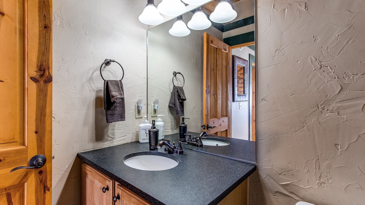 Photo of Bathroom in Michigan Hill