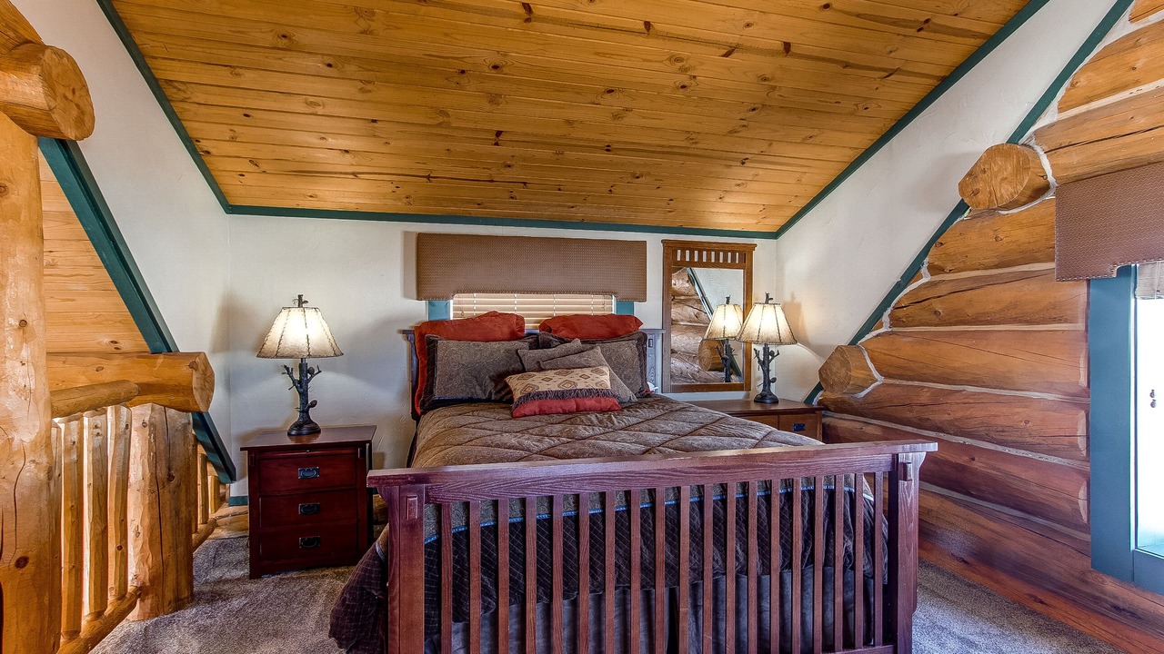 Photo of Bedroom in Michigan Hill