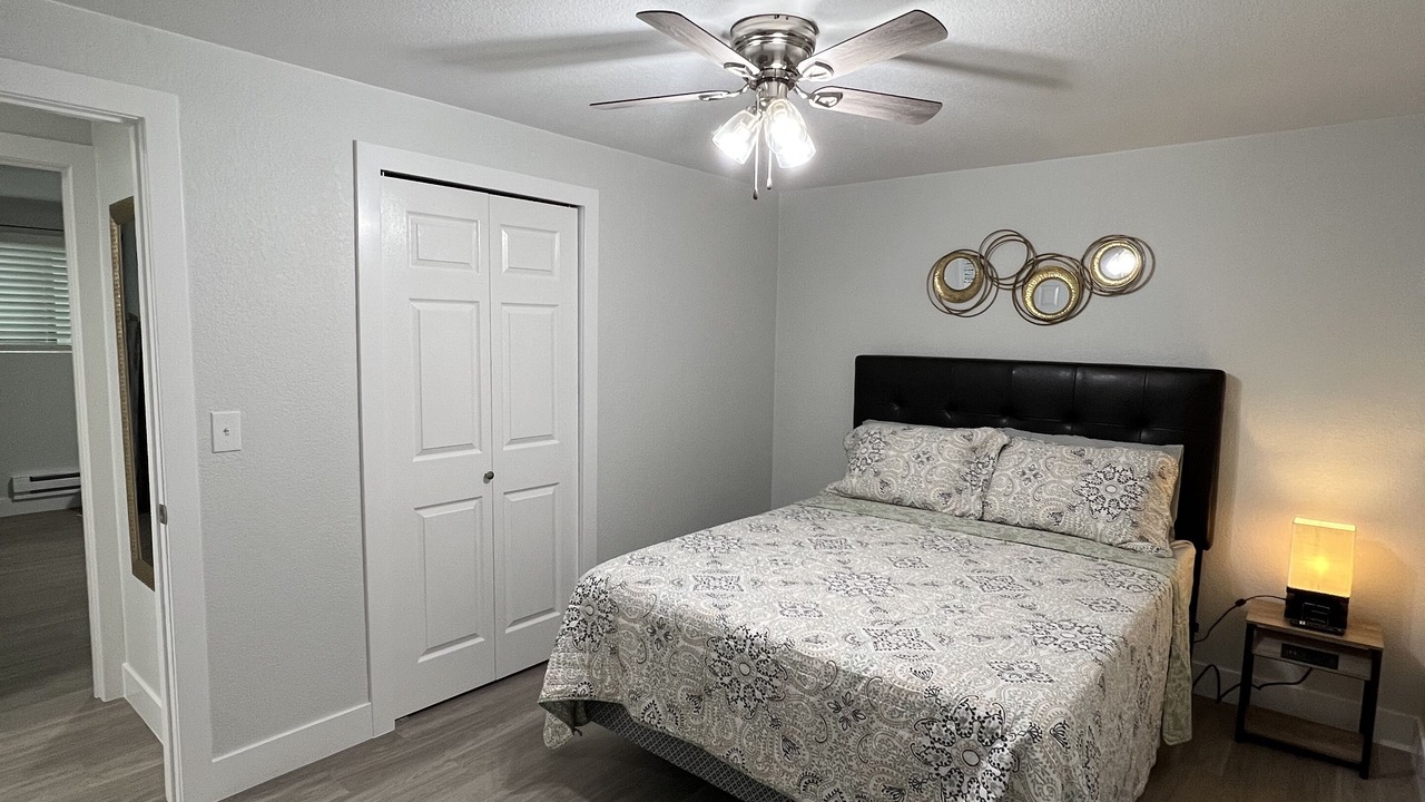 Photo of Bedroom in Heather Gardens