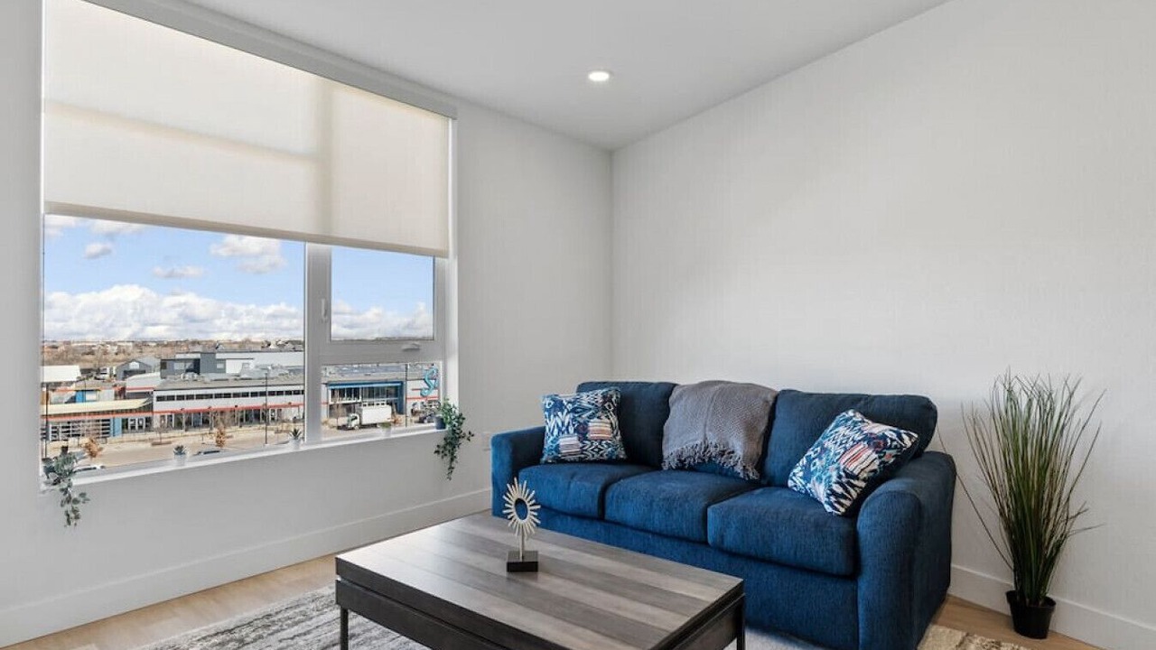 Photo of Livingroom in Aurora