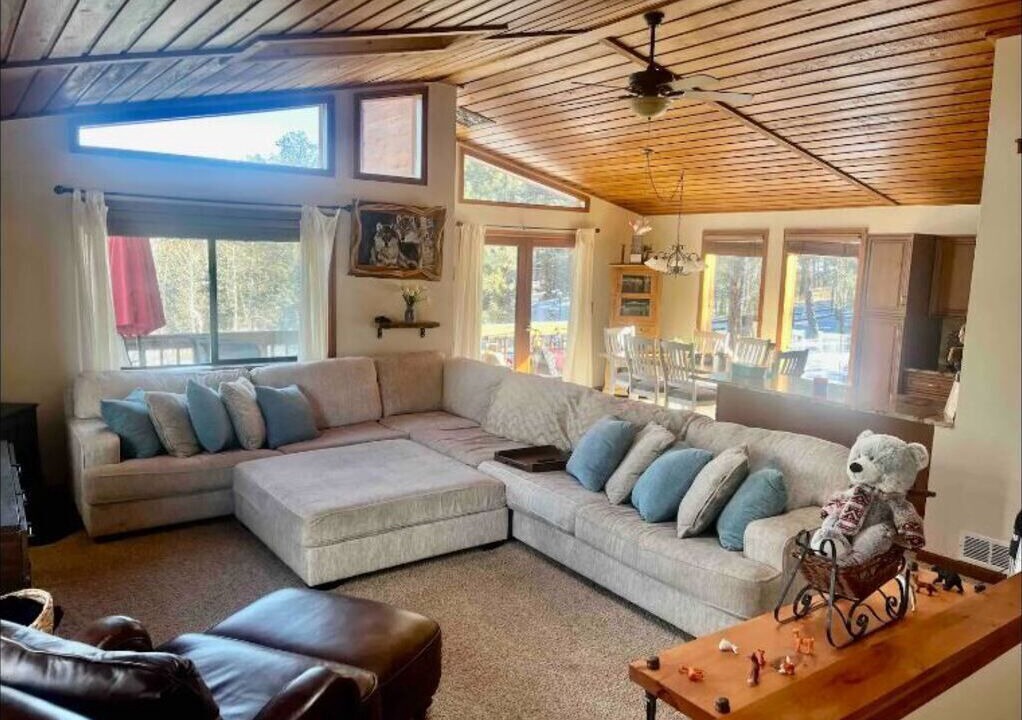Photo of Livingroom in Bailey