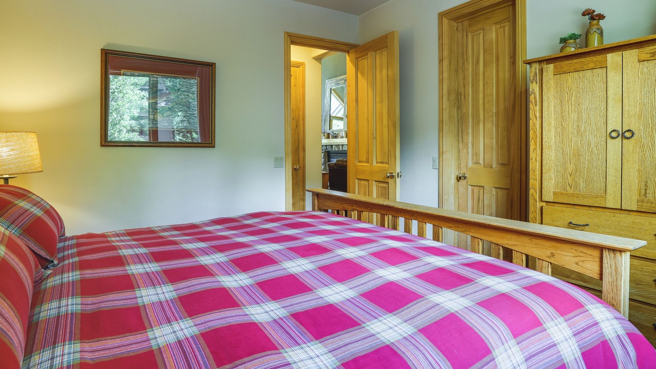 Photo of Bedroom in Mountain House
