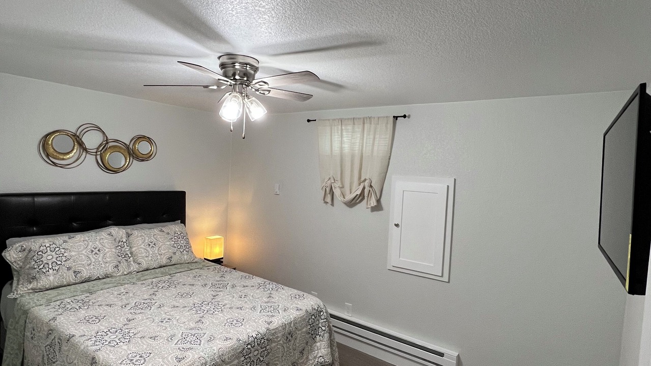 Photo of Bedroom in Heather Gardens