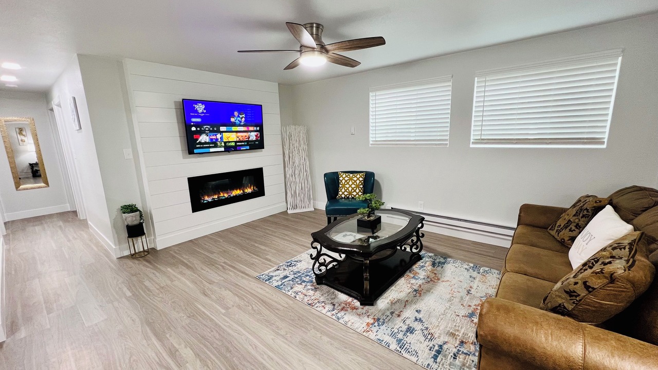 Photo of Livingroom in Heather Gardens