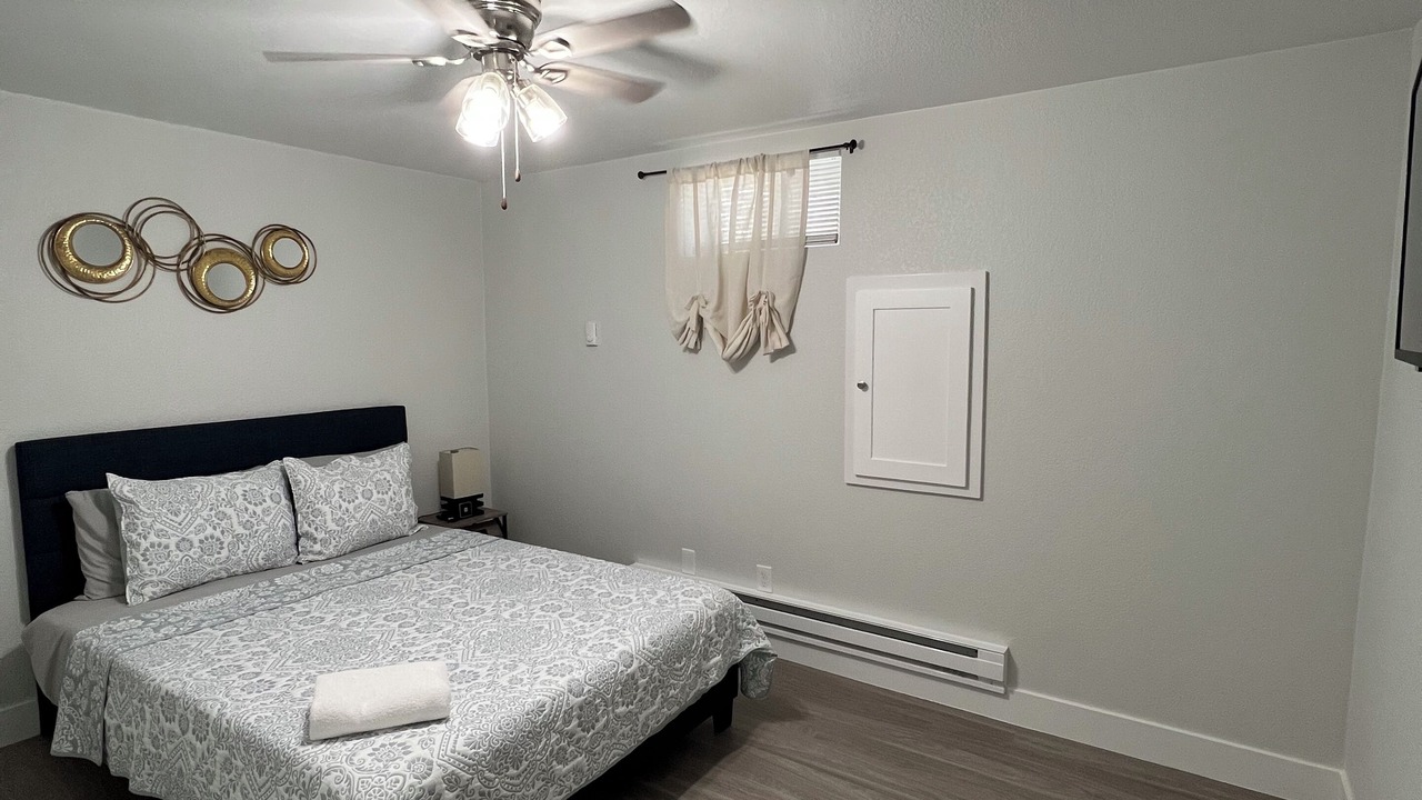 Photo of Bedroom in Heather Gardens
