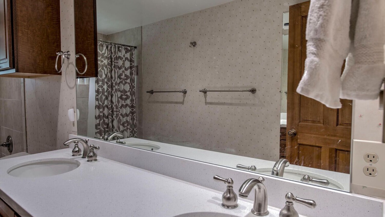 Photo of Bathroom in Valley of the Blue