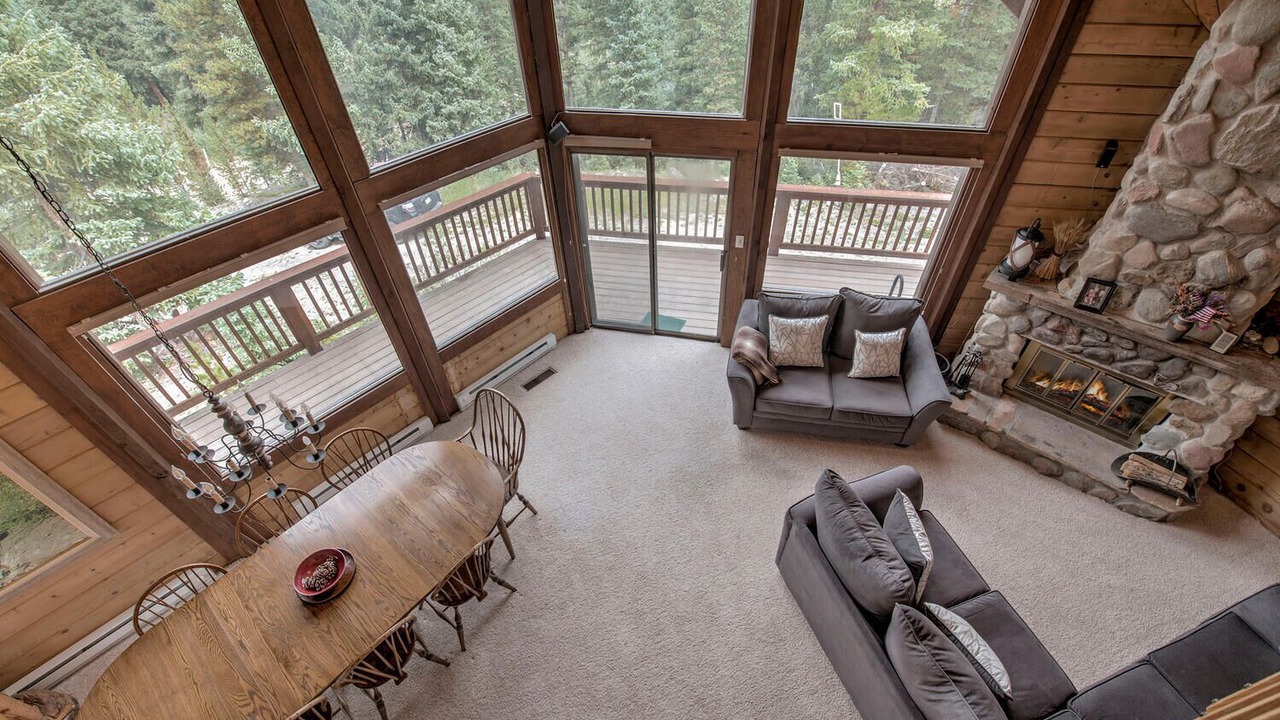 Photo of Livingroom in Valley of the Blue