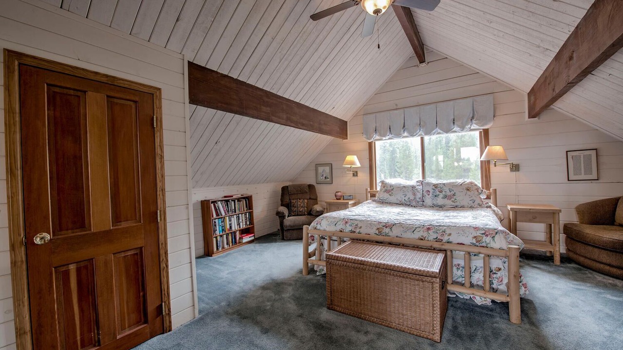 Photo of Bedroom in Valley of the Blue