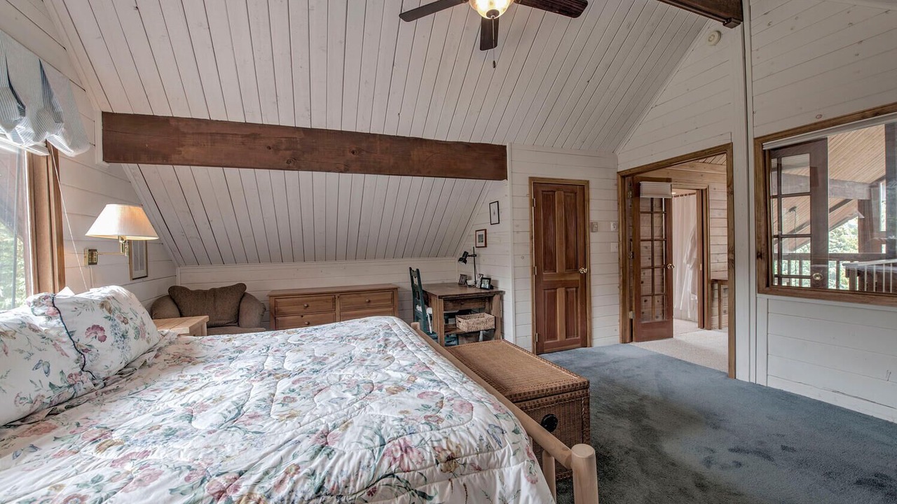 Photo of Bedroom in Valley of the Blue