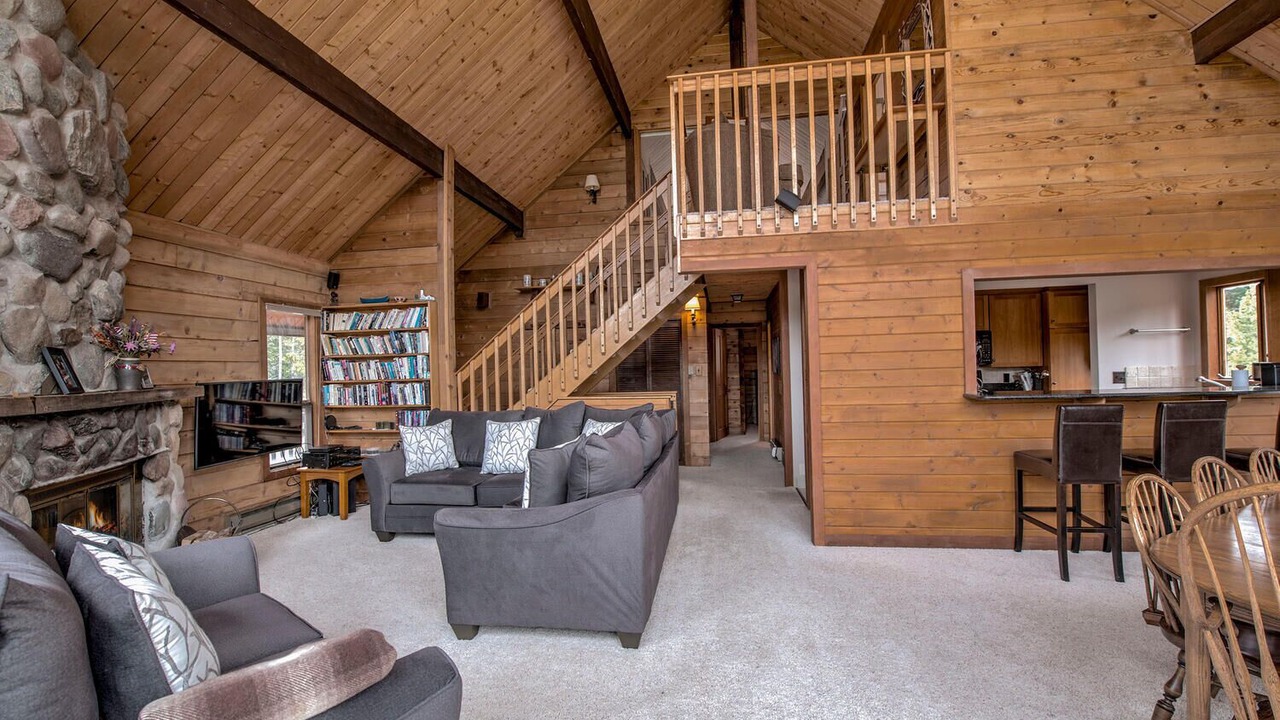 Photo of Livingroom in Valley of the Blue