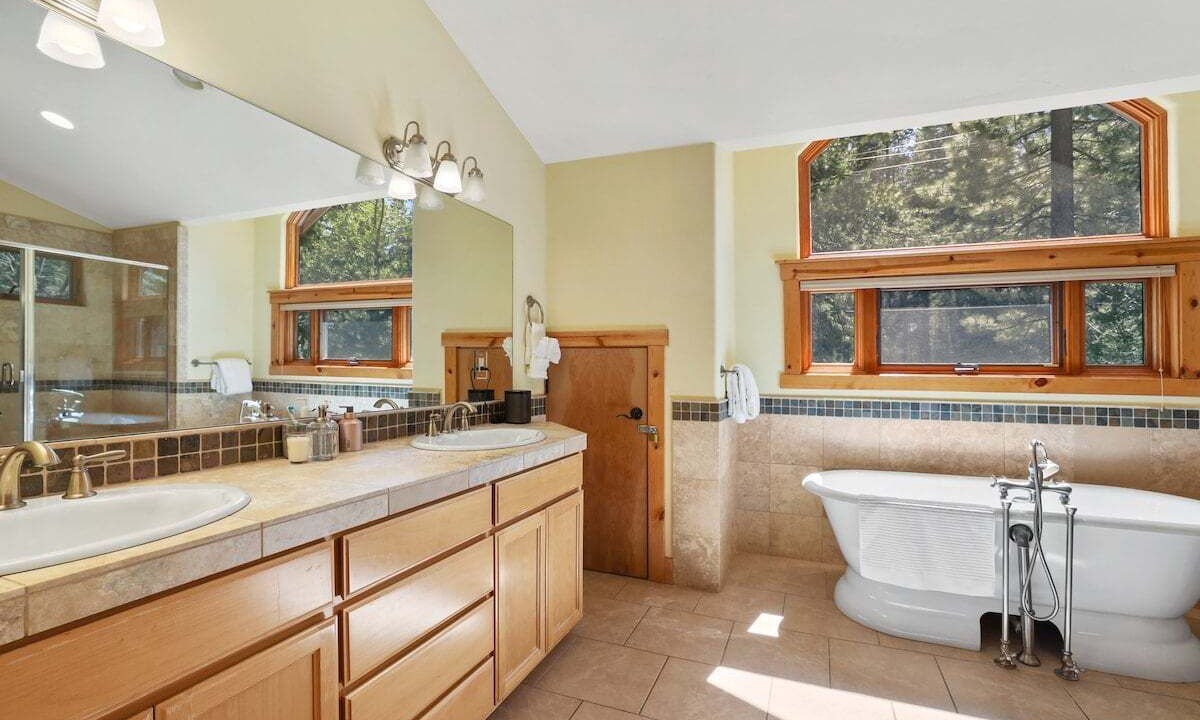Photo of Bathroom in Chamberlands