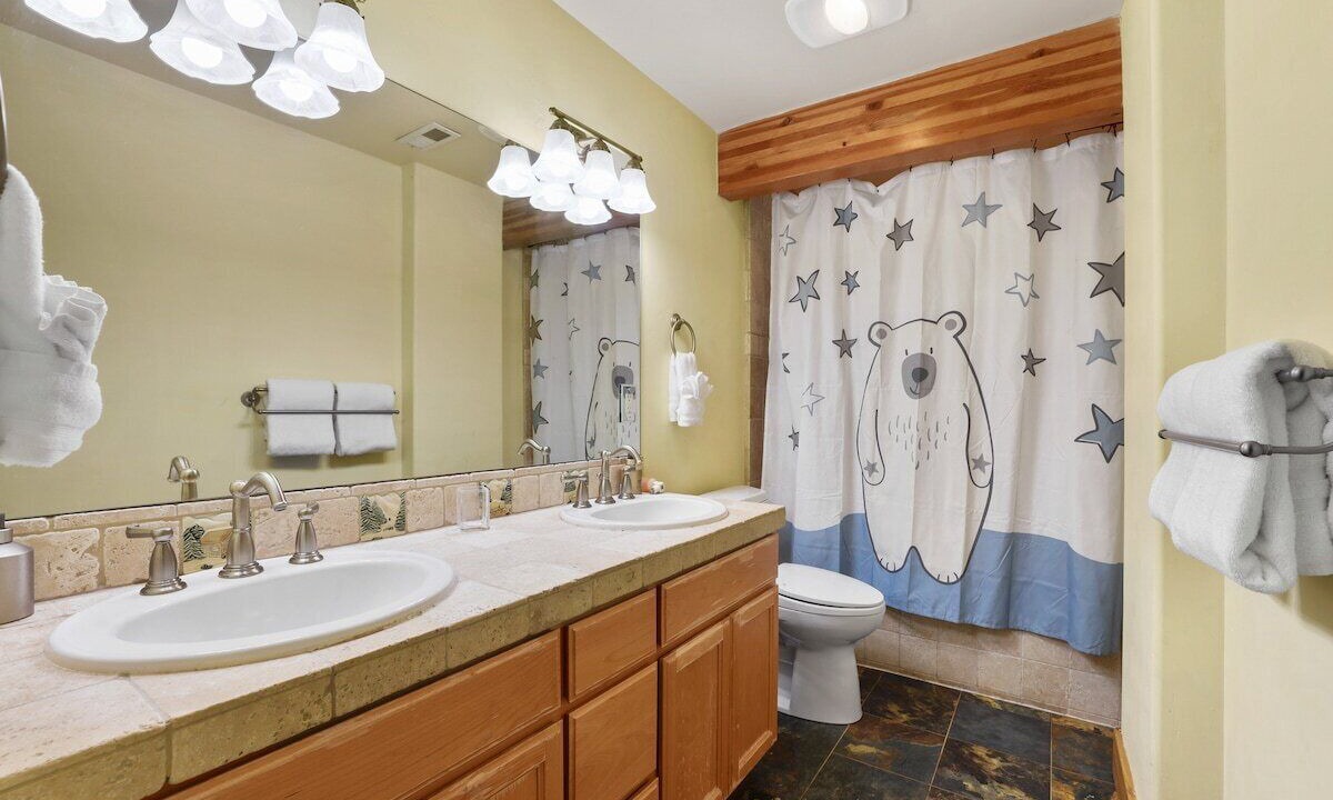 Photo of Bathroom in Chamberlands