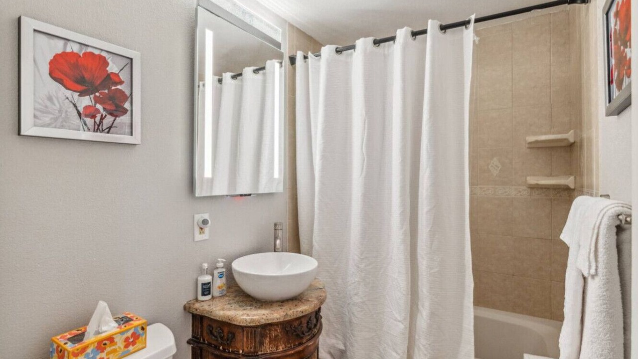 Photo of Bathroom in North Alameda