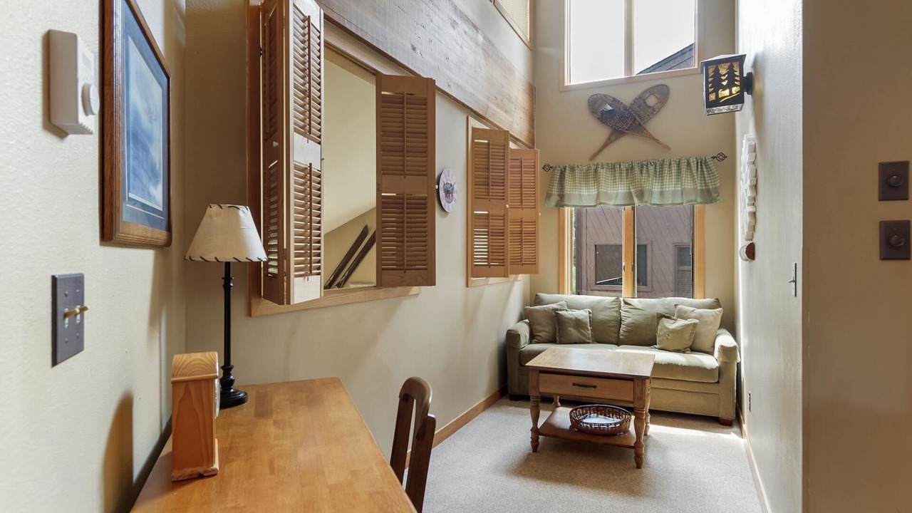 Photo of Livingroom in Four O'Clock