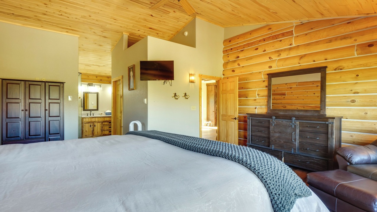 Photo of Bedroom in Alma