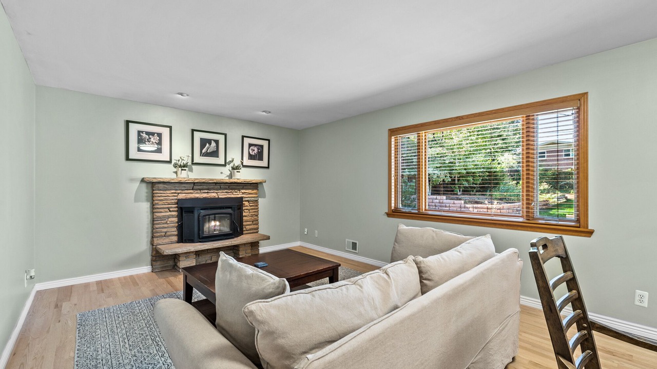 Photo of Livingroom in Bel Aire