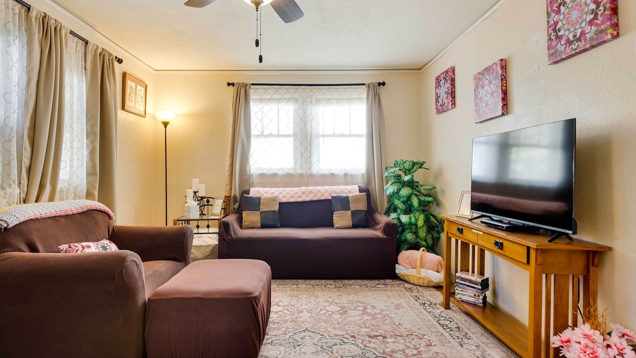 Photo of Livingroom in Craig