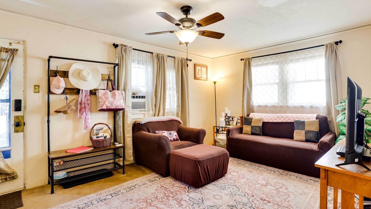 Photo of Livingroom in Craig