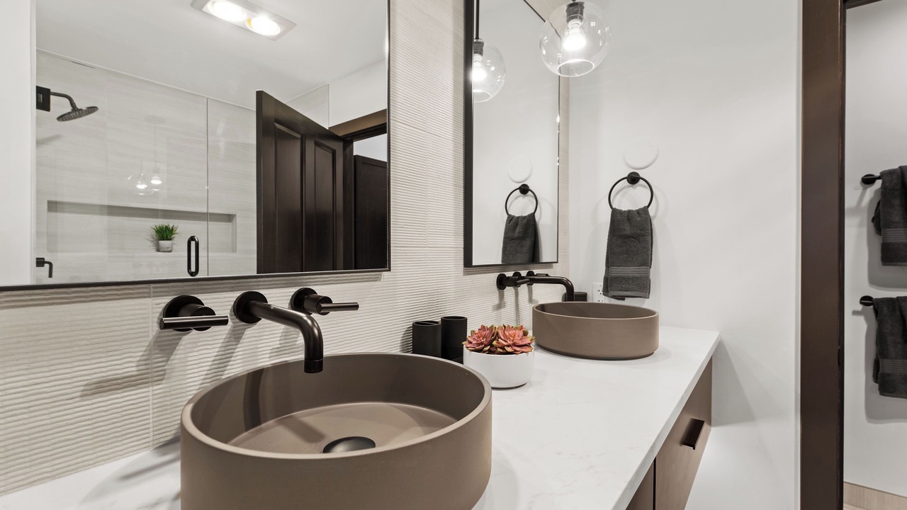 Photo of Bathroom in River Run