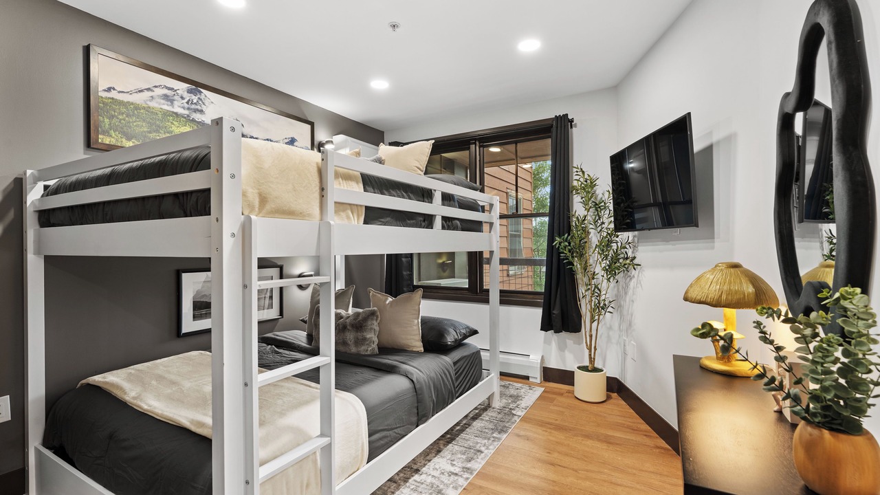 Photo of Bedroom in River Run