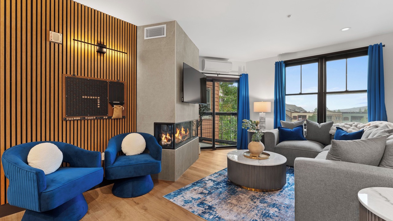 Photo of Livingroom in River Run