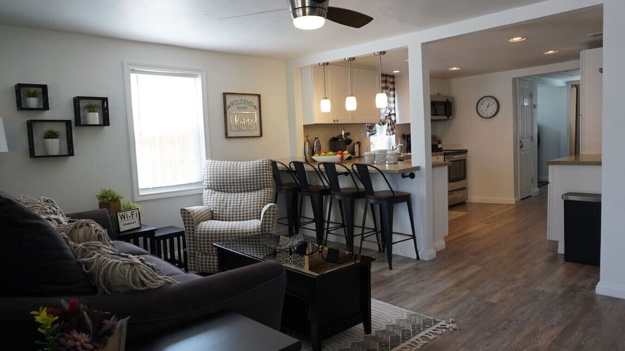 Photo of Livingroom in Berkley