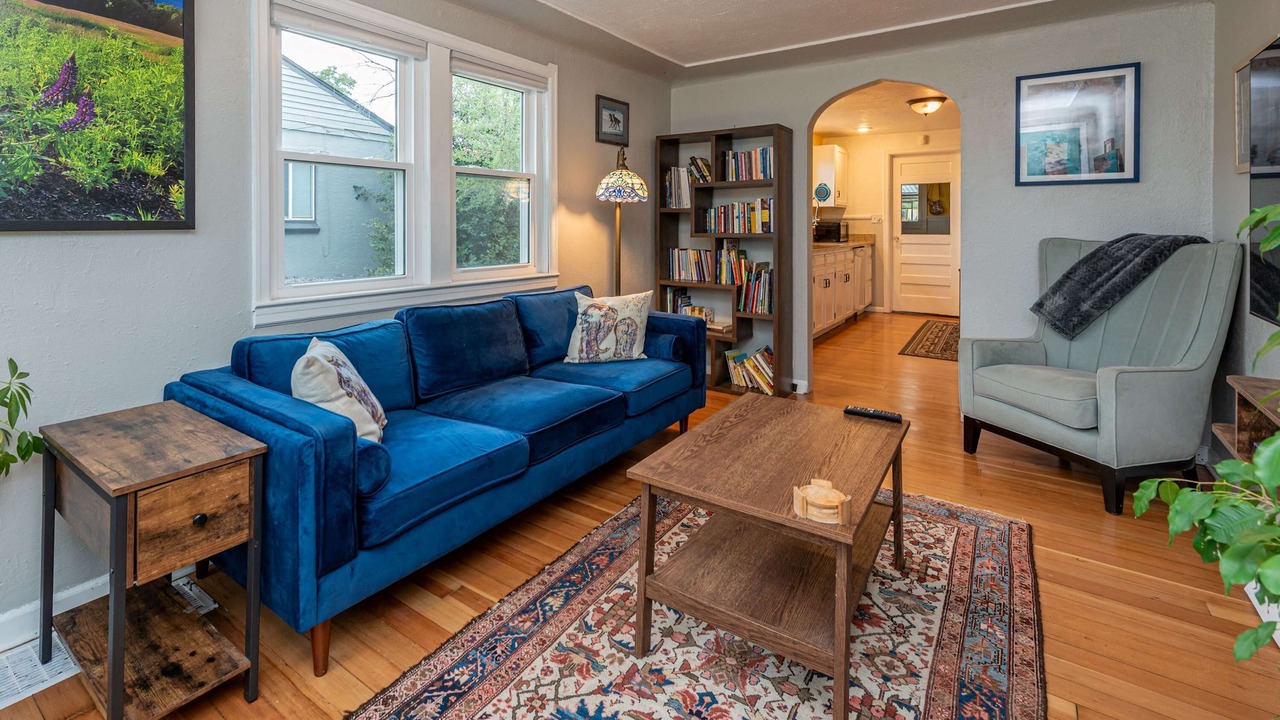 Photo of Livingroom in Berkley