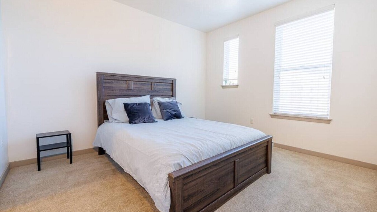 Photo of Bedroom in Five Points