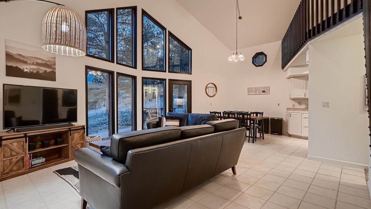 Photo of Livingroom in Bailey